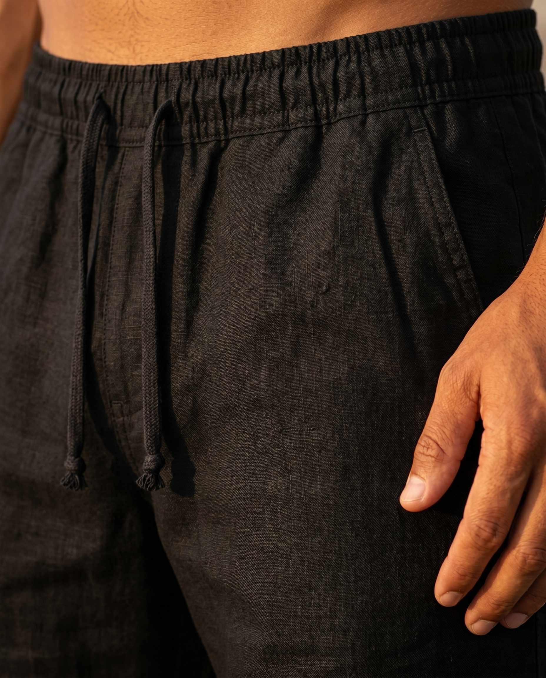 Riviera Linen Shorts — Black